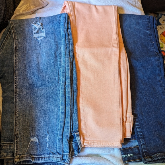 Set of 3 Old Navy Jeans - Picture 2 of 3